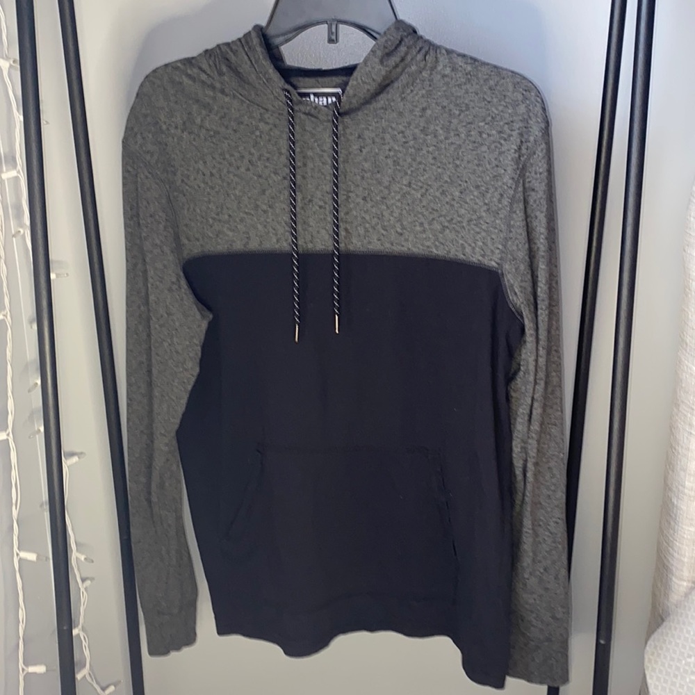 Urban pipeline long sleeve shirt with hood and pocket